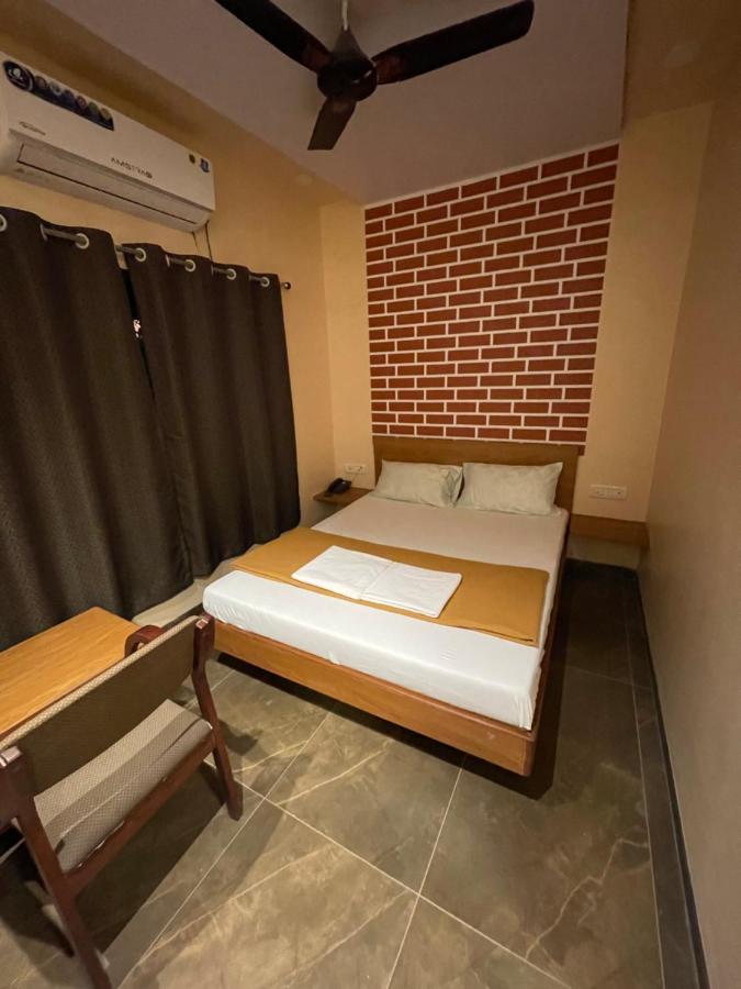 סילבאסה Hotel Vardhan מראה חיצוני תמונה