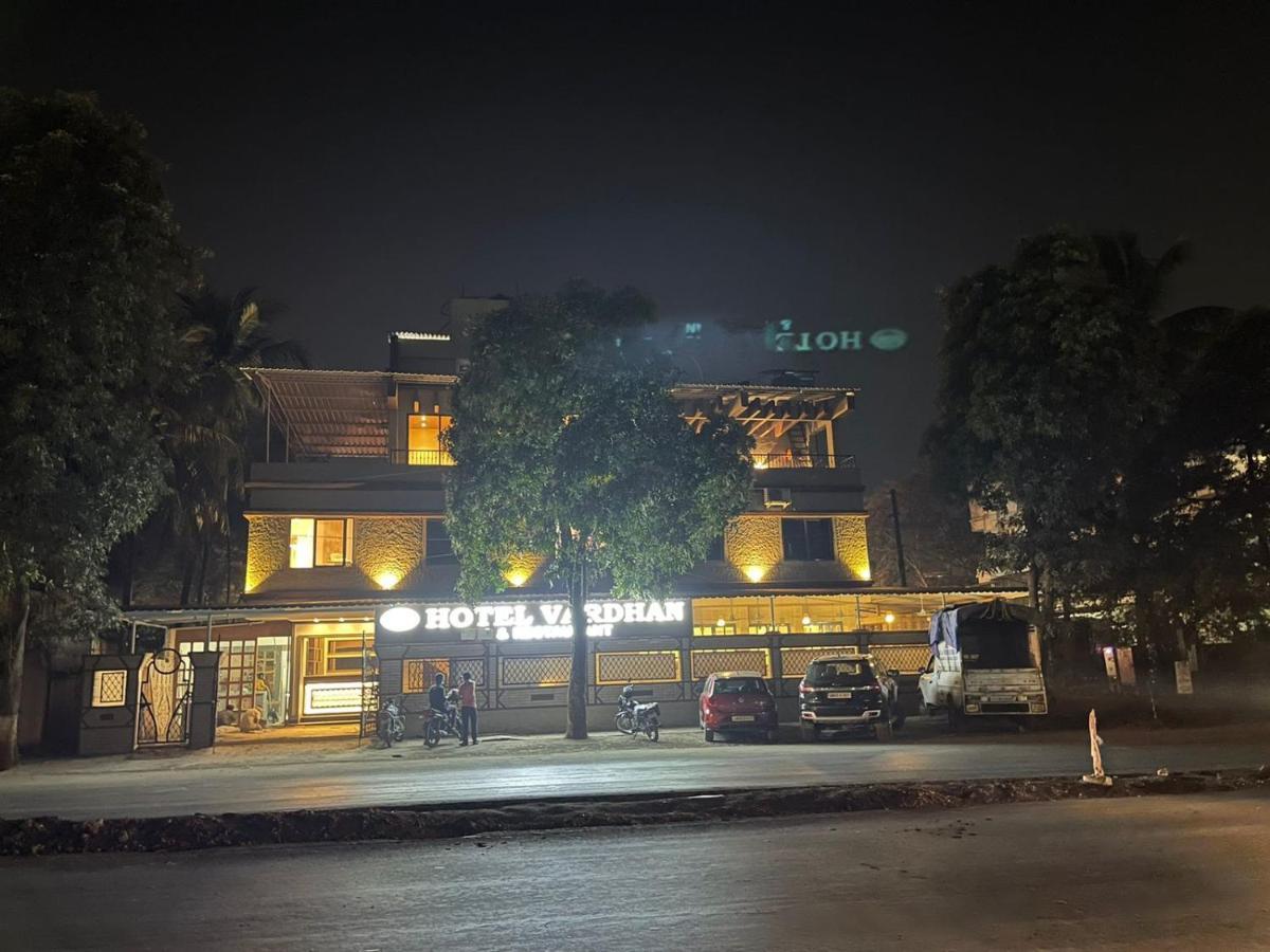 סילבאסה Hotel Vardhan מראה חיצוני תמונה