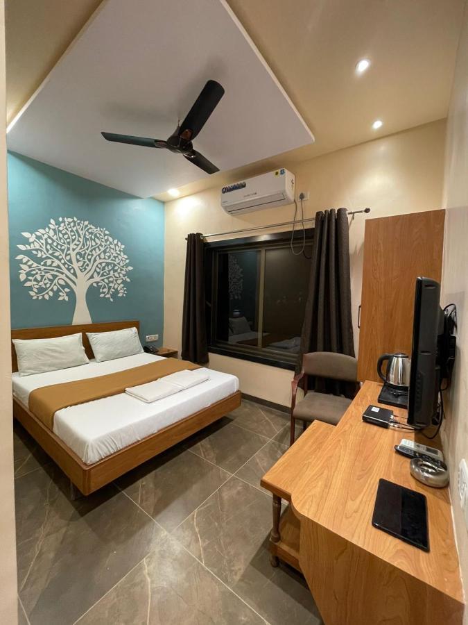 סילבאסה Hotel Vardhan מראה חיצוני תמונה