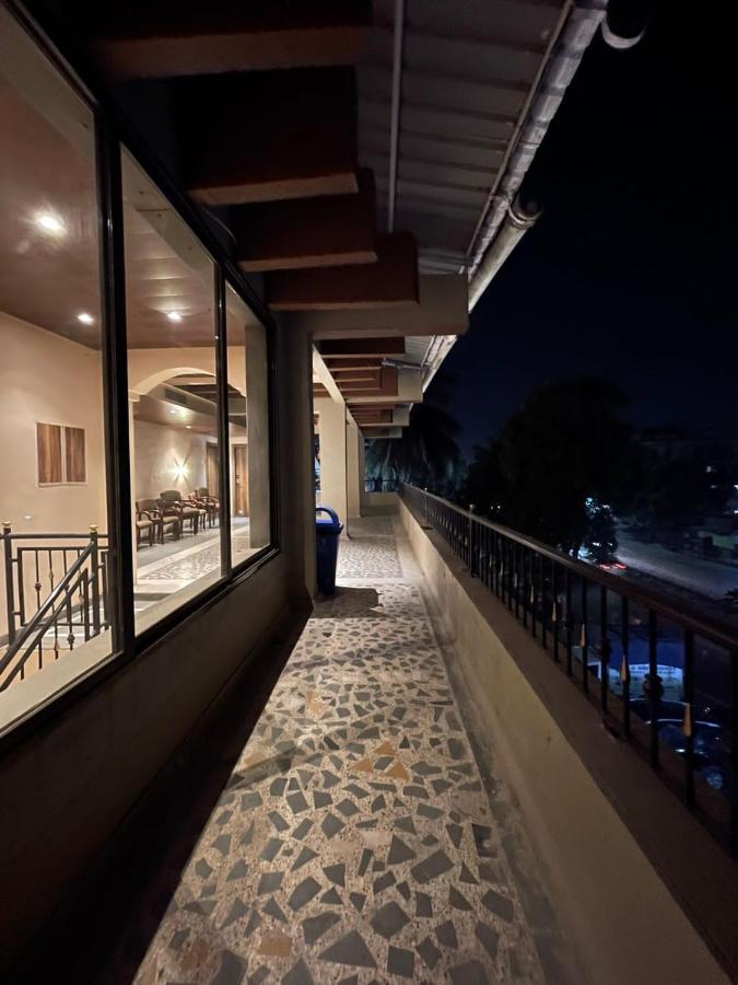 סילבאסה Hotel Vardhan מראה חיצוני תמונה