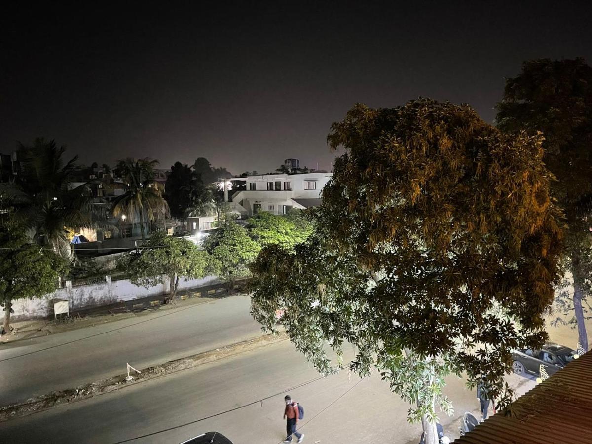 סילבאסה Hotel Vardhan מראה חיצוני תמונה