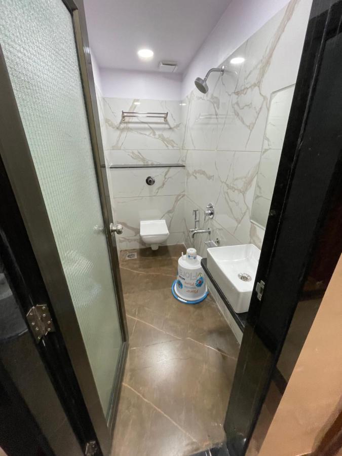 סילבאסה Hotel Vardhan מראה חיצוני תמונה