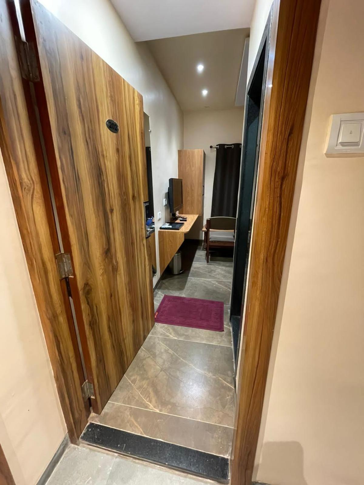 סילבאסה Hotel Vardhan חדר תמונה